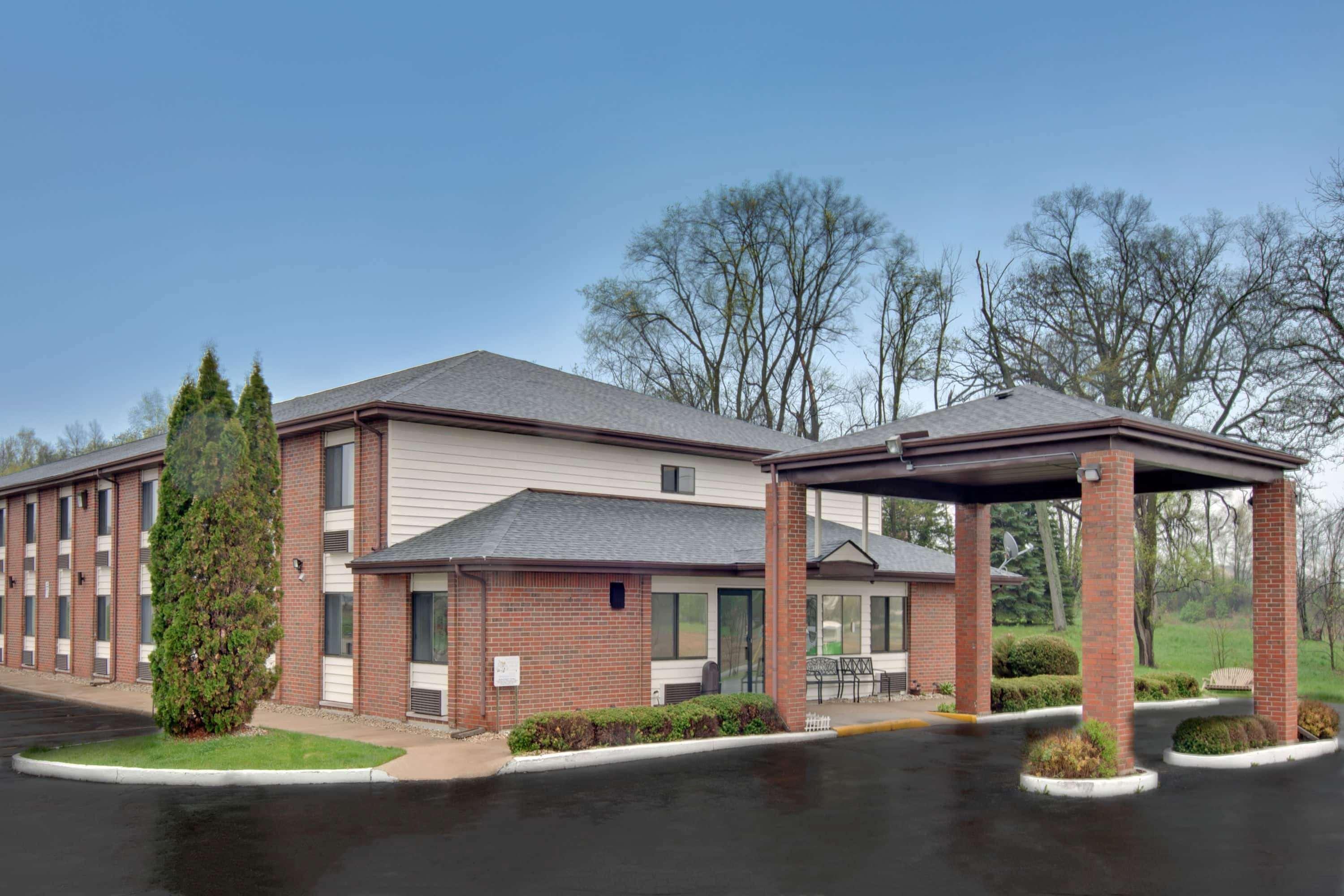 Baymont Inn & Suites Richmond Bagian luar foto