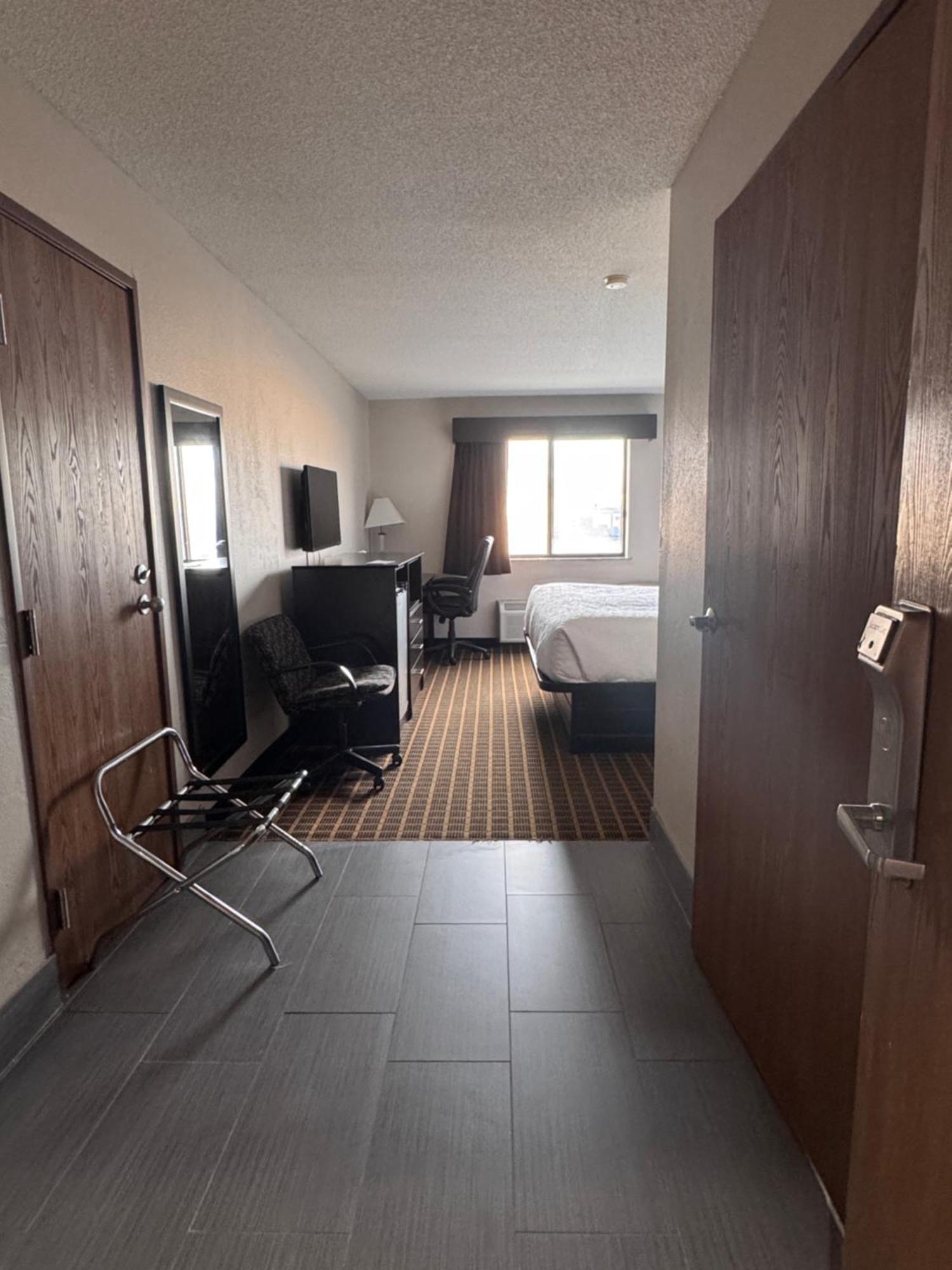 Baymont Inn & Suites Richmond Bagian luar foto