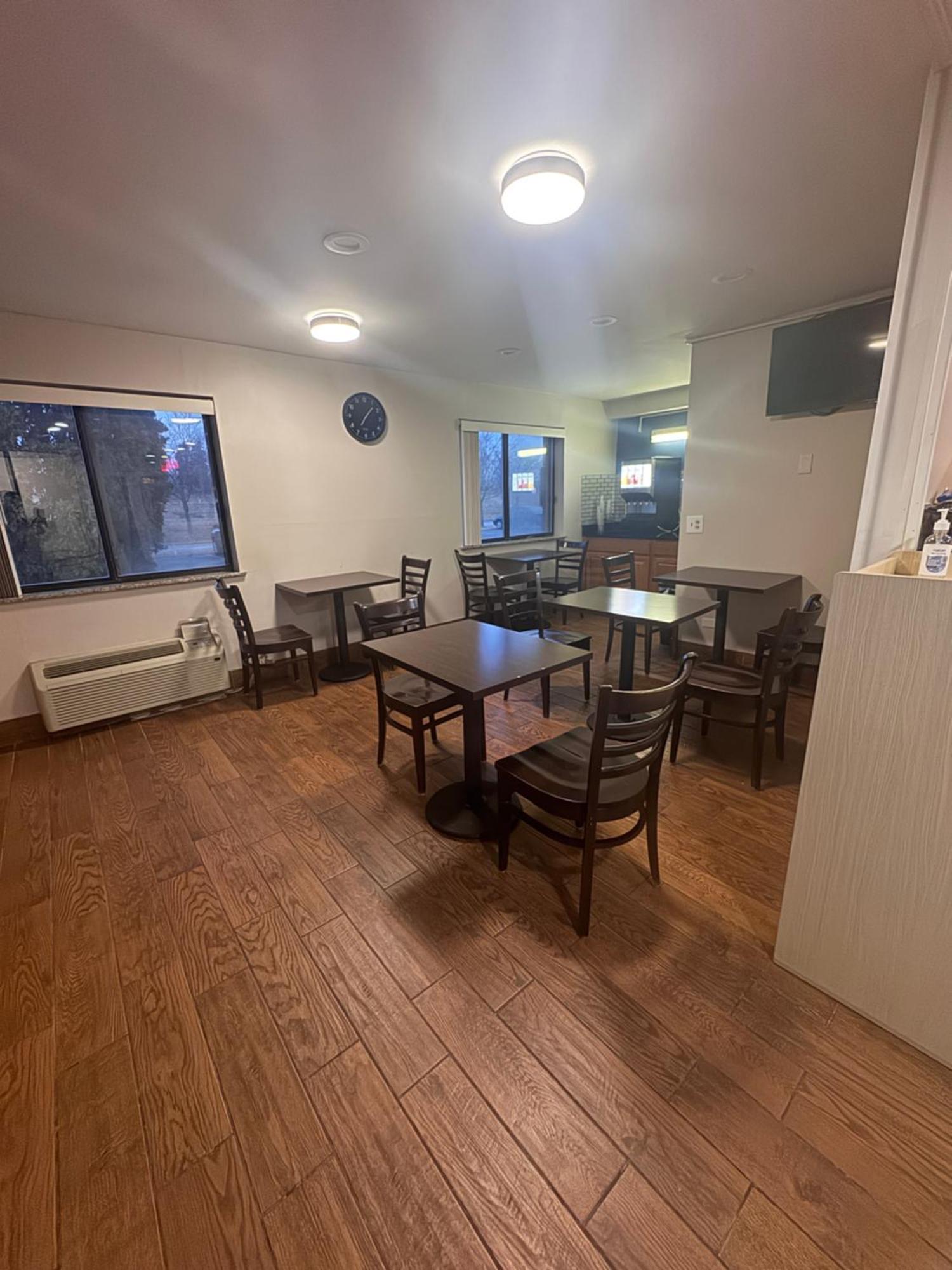 Baymont Inn & Suites Richmond Bagian luar foto
