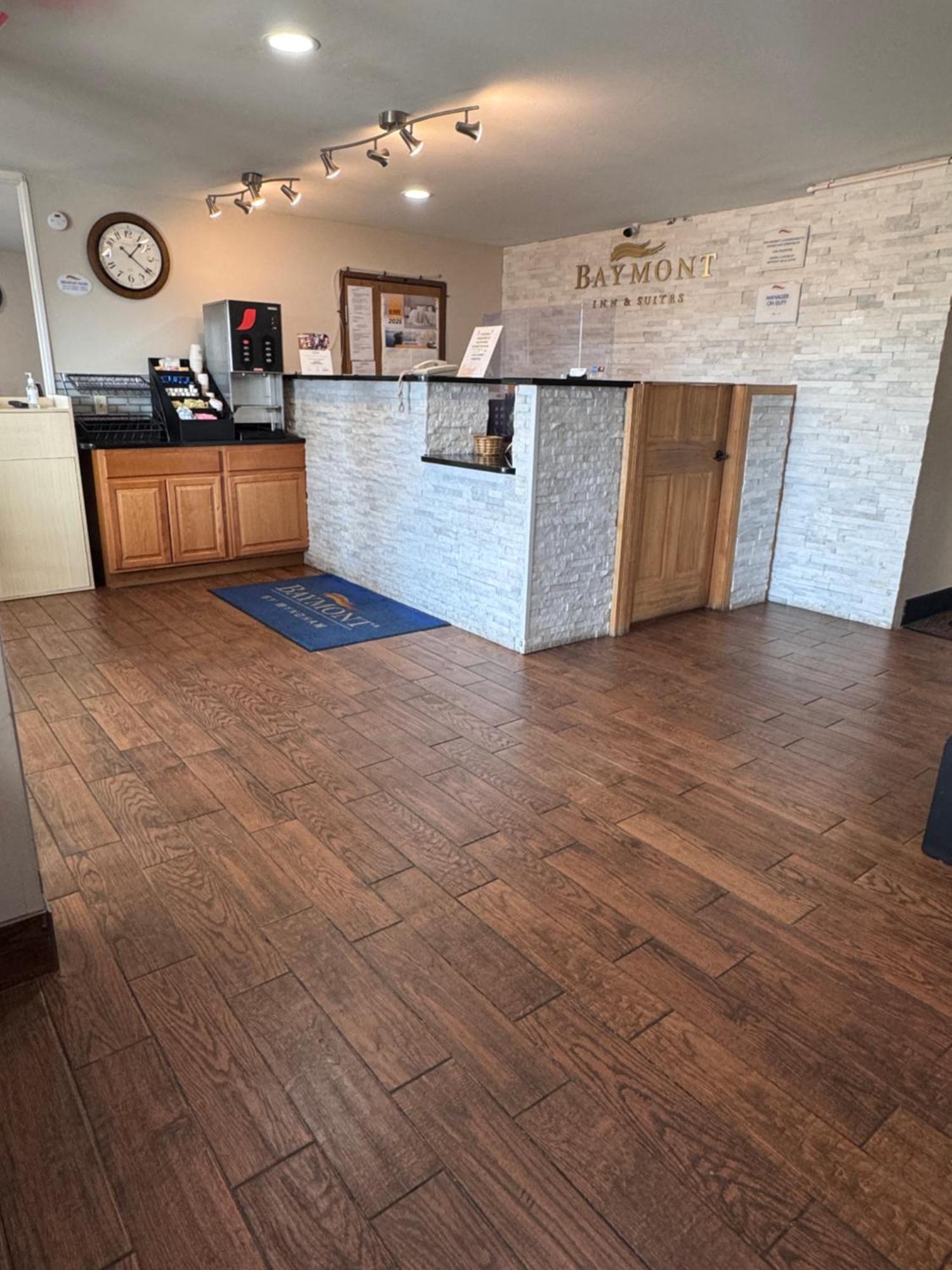Baymont Inn & Suites Richmond Bagian luar foto