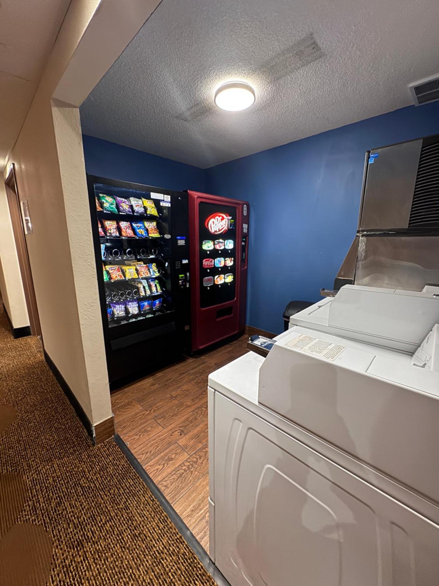 Baymont Inn & Suites Richmond Bagian luar foto