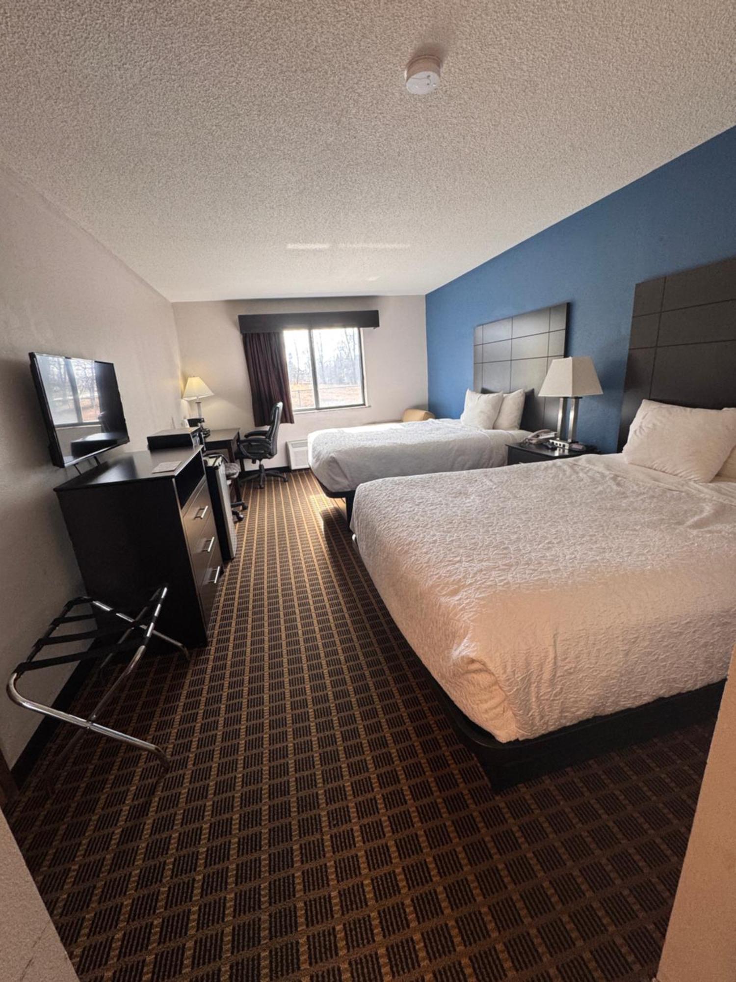 Baymont Inn & Suites Richmond Bagian luar foto
